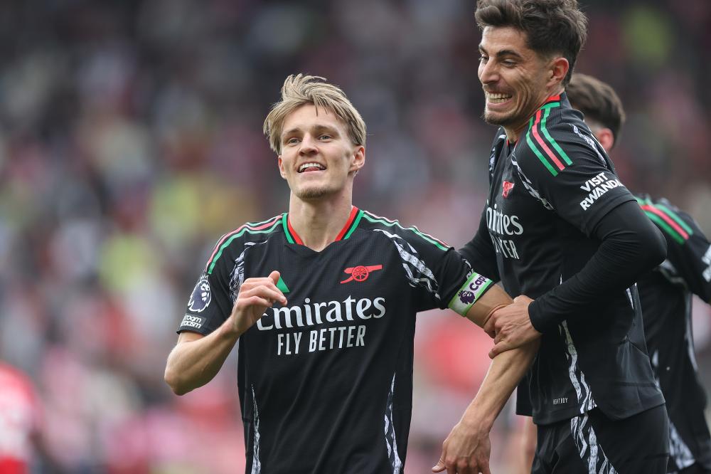 篮球篮网队内气氛紧张，管理层介入协调