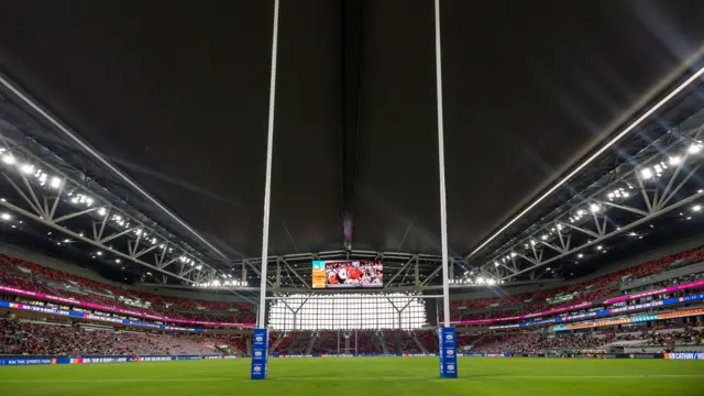 领取巴萨队史最受喜爱球员奖，梅西：巴塞罗那是我的家