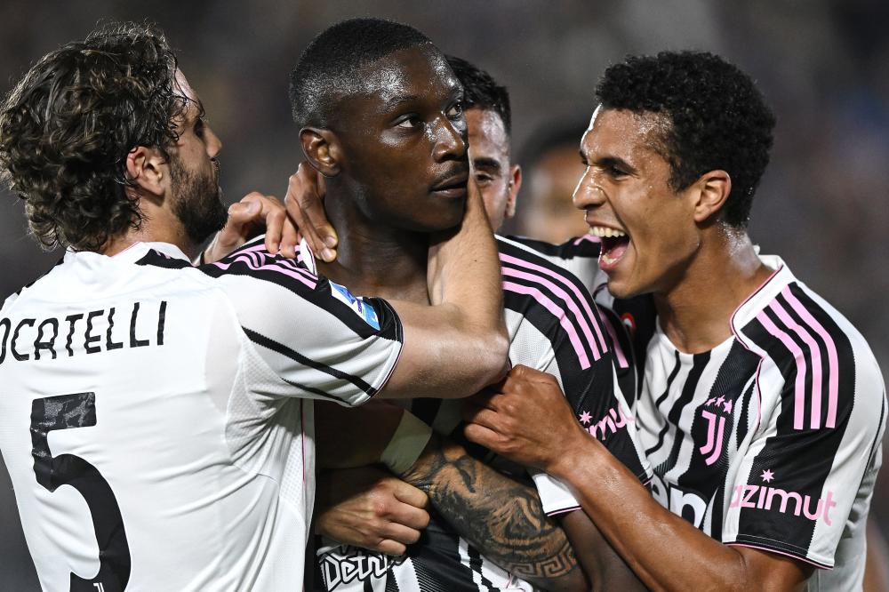 2025残特奥会乒乓小将获家人助威，父亲记录每场比赛